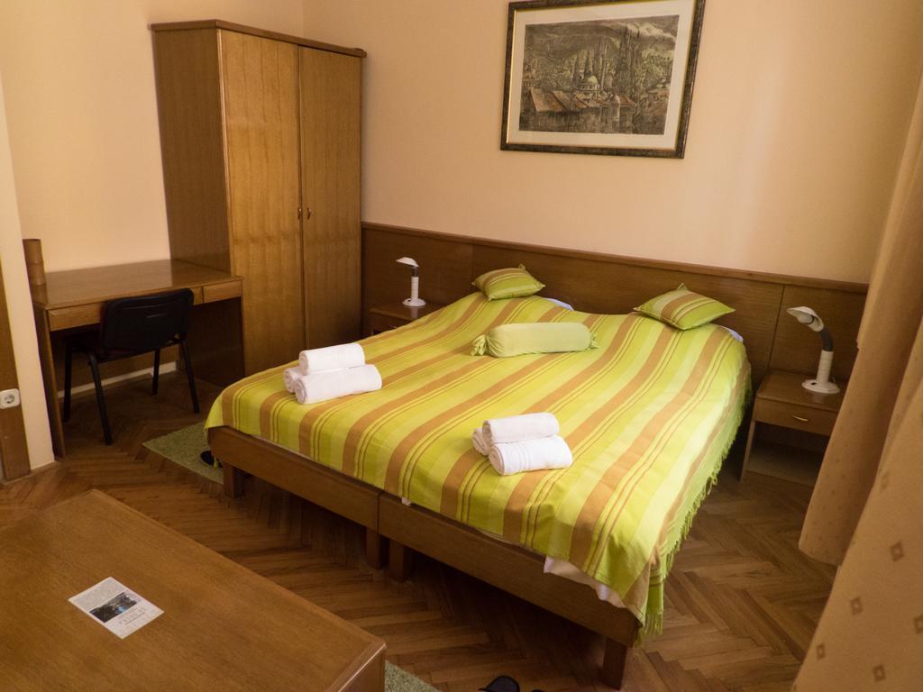 Studio Apartments "Chess Club Bosna" Sarajevo Exterior photo